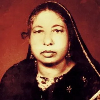 Zeenat Begum Biography